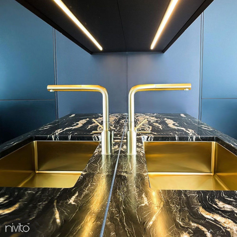 Brass/Gold Kitchen Sink Mixer Tap Pullout hose - Nivito RH-640-EX